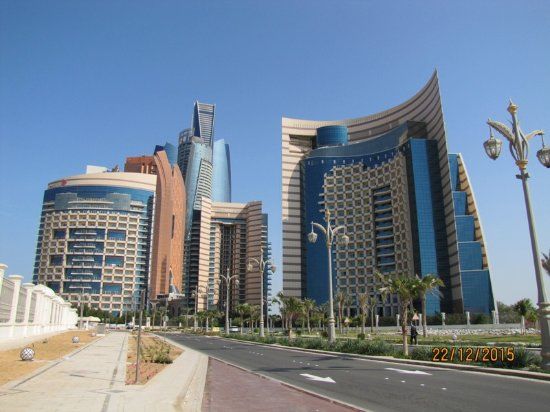 Avenue à l'Etihad Towers